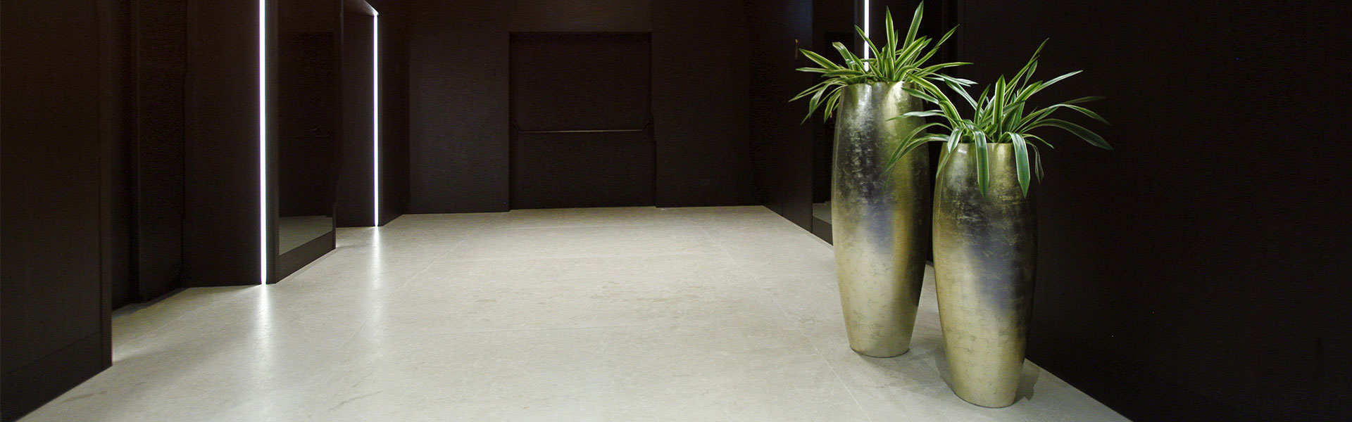 posude-za-cvijece-zlatne